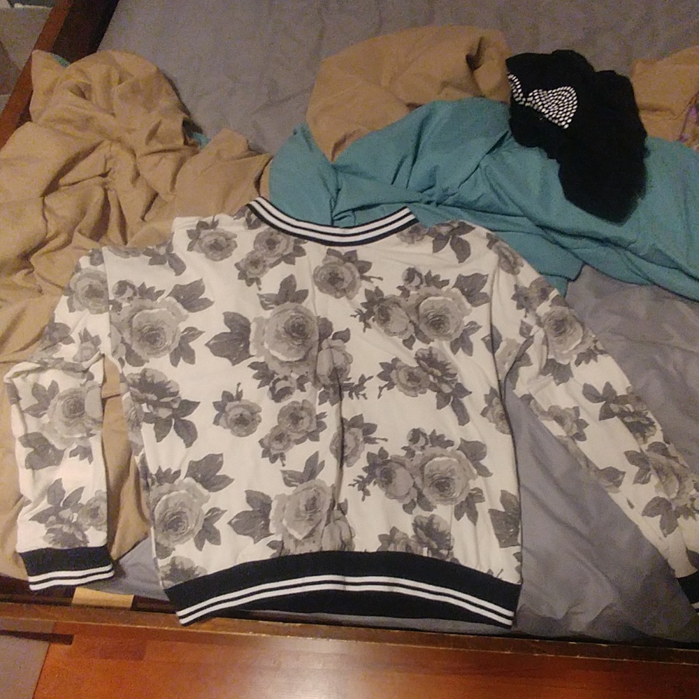 Sweatshirt